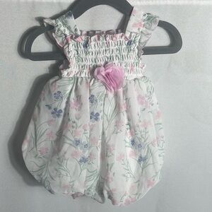 Bon Bébé Baby Girl Romper 3-6M Floral Sleeveless Outfit w/ Pink Flower Accent